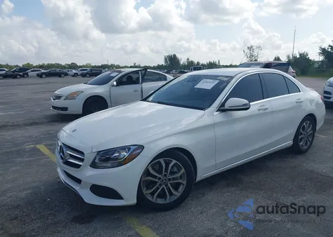 2017 Mercedes-Benz C 300 Luxury/Sport из США, поврежденный, VIN 55SWF4JB8HU216366